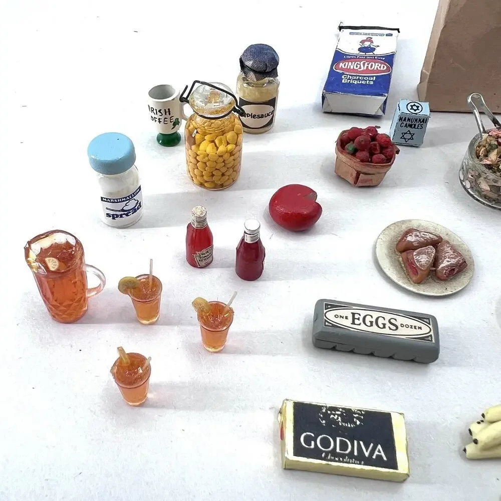 Unbranded dollhouse miniature
